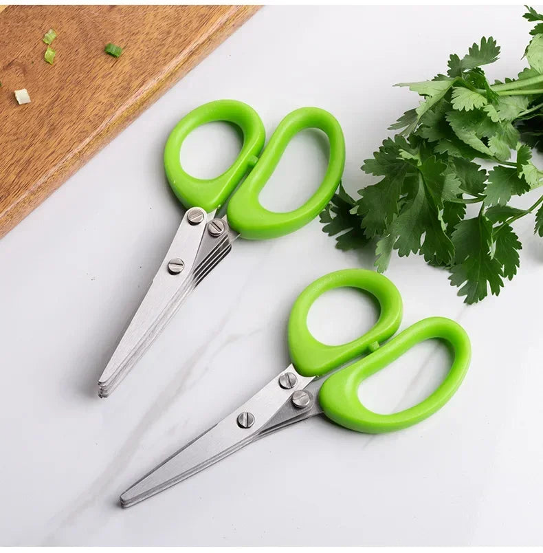 Tesoura de Cozinha Multifuncional em Aço Inoxidável: Corte Ervas, Legumes e Mais com Rapidez e Precisã