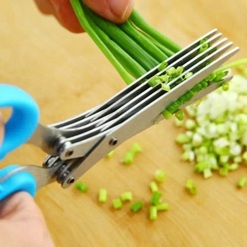 Tesoura de Cozinha Multifuncional em Aço Inoxidável: Corte Ervas, Legumes e Mais com Rapidez e Precisã