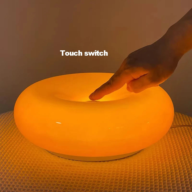 Luminária de Mesa Donut com Plug USB: Estilo Bauhaus e Ambiente Aconchegante